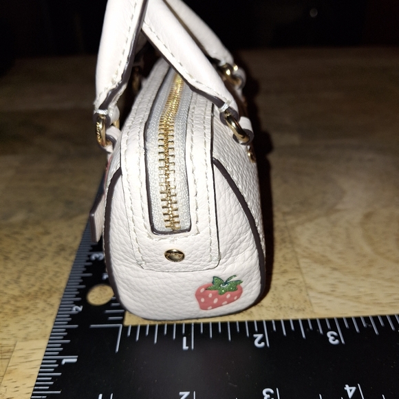 Coach strawberry mini Rowan bag - Picture 5 of 11